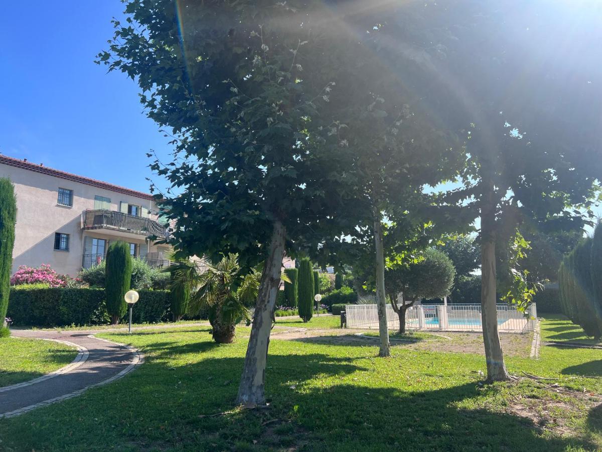 Appartement T2 Avec Jardin Prive, Piscine Et Barbecue Lorgues Extérieur photo